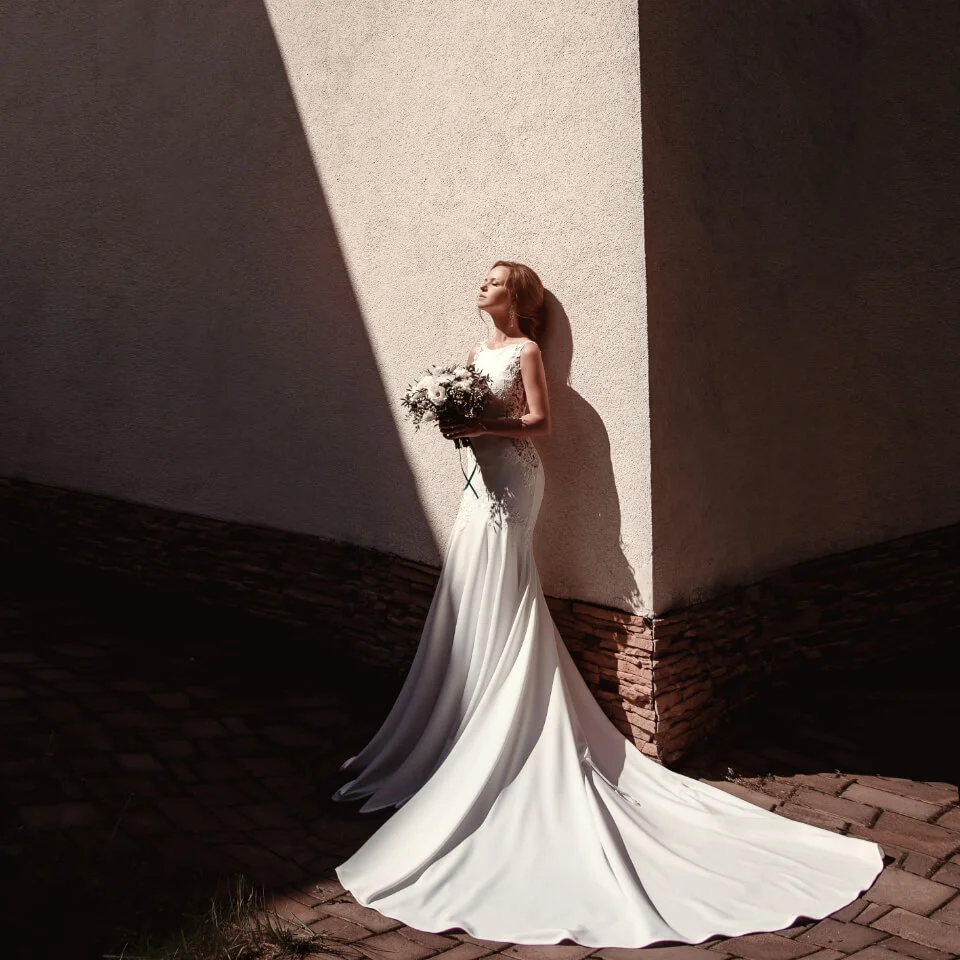 Bride in shadow